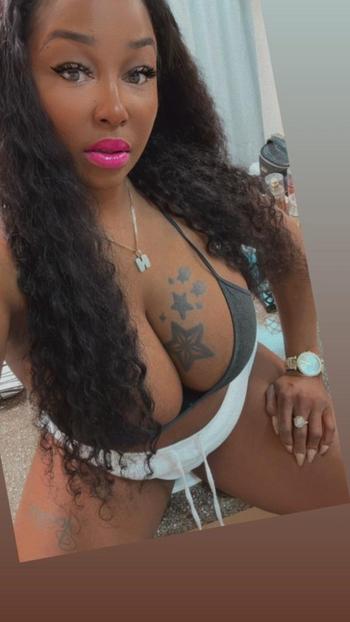Nayomi, 35  female escort, Concord